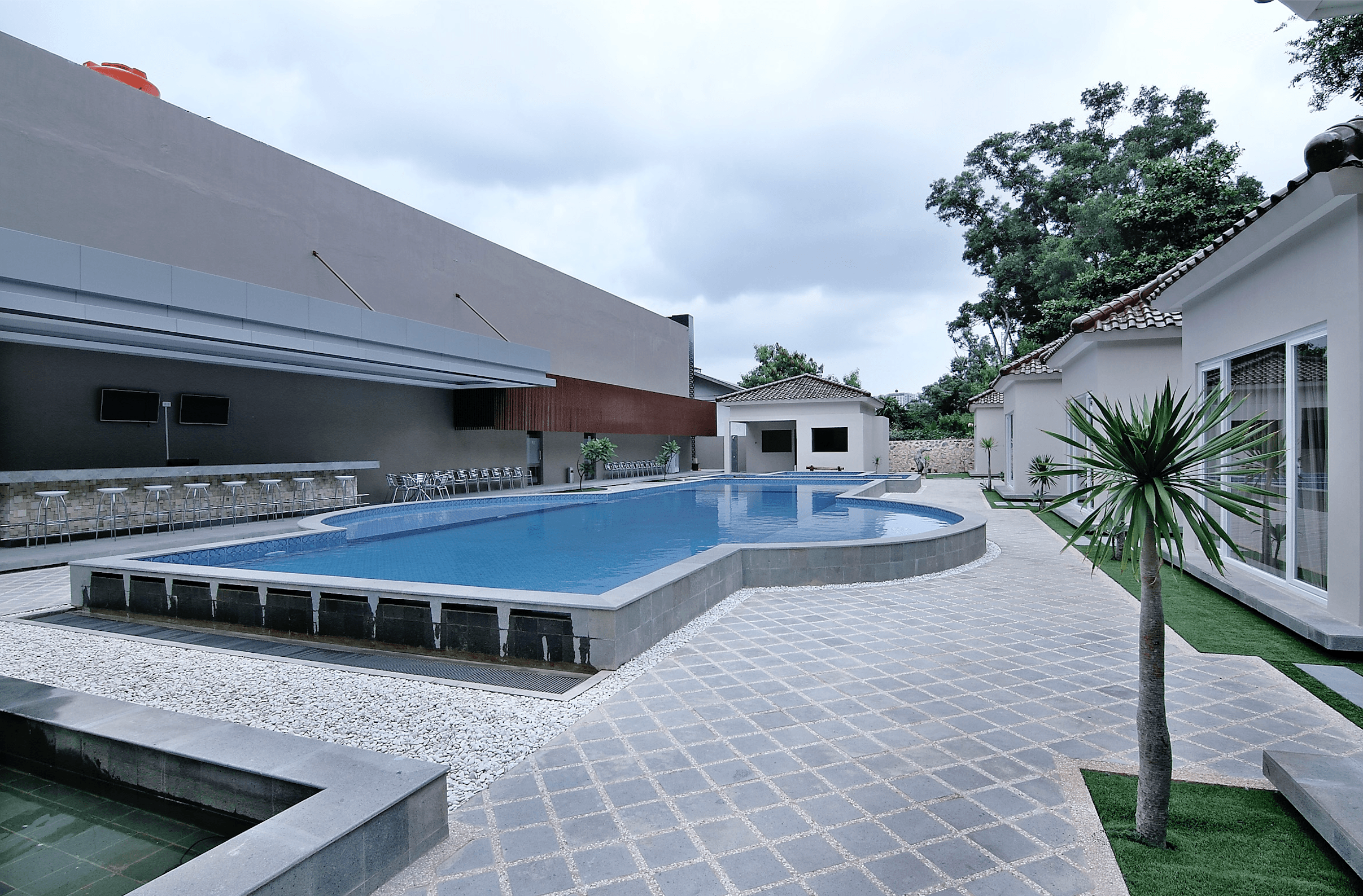 Swimming Pool Familia Spa Batam